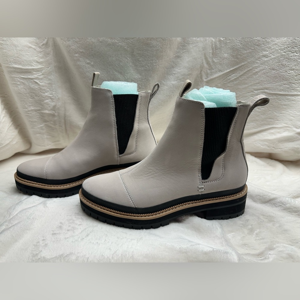 TOMS dakota boots water resistant leather